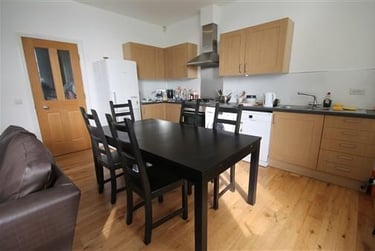 5 bed flat, Belle Grove Terrace, Spital Tongues, Newcastle, NE24LL - Image 3